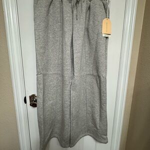 Blogilates Travel Trouser sweats -grey